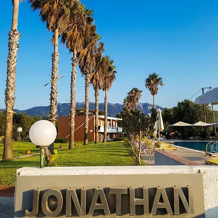 Jonathan Apartahotel